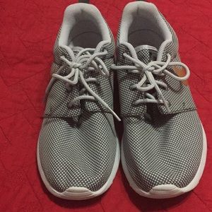 nike roshe run shoes